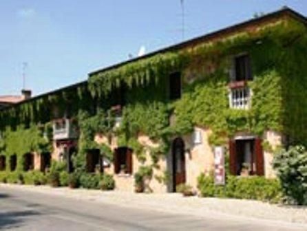 Principato Di Ariis Hotel Rivignano Екстериор снимка