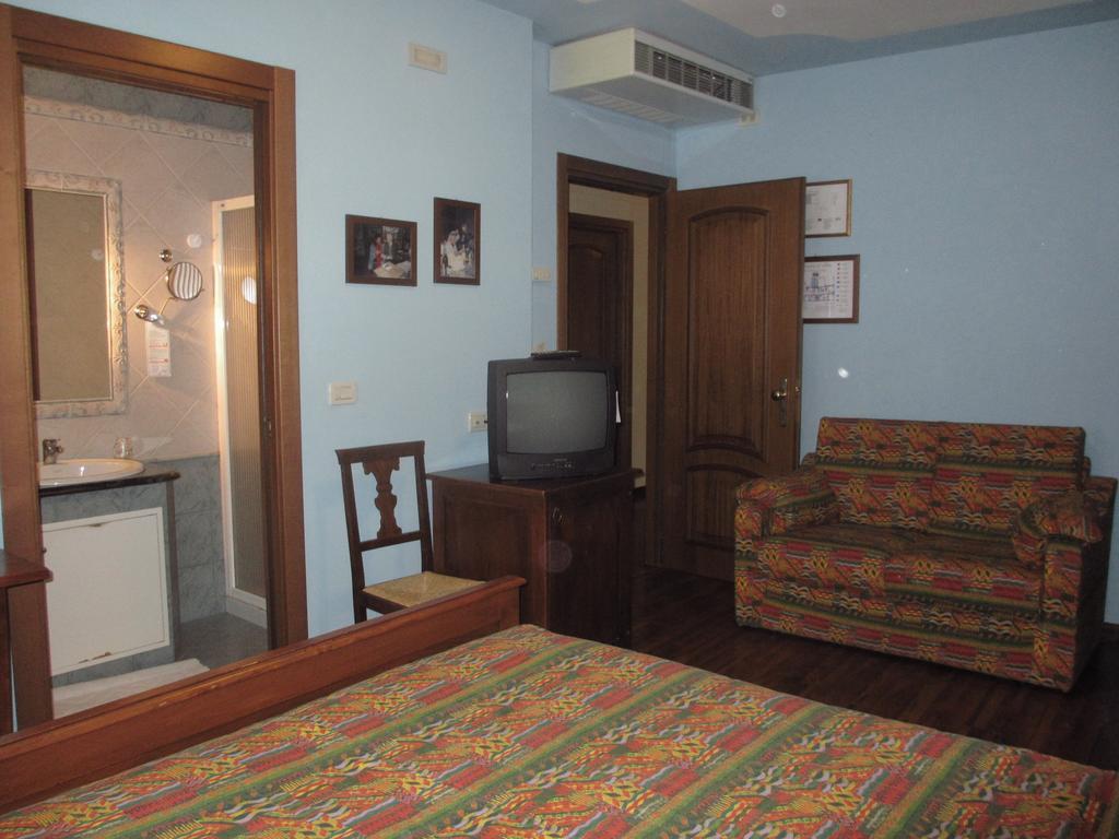 Principato Di Ariis Hotel Rivignano Екстериор снимка